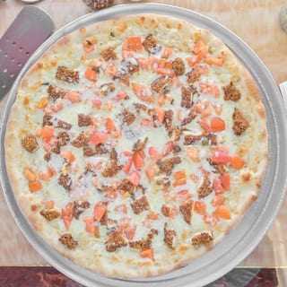 Large Chicken Tomato Pizza